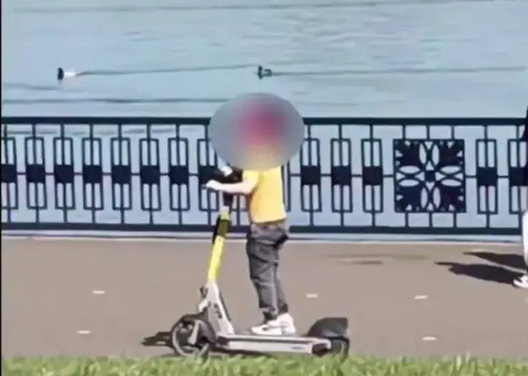 Красноярка заплатила 30 тысяч за короткую поездку сына на электросамокате