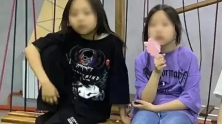 В воде нашли только сандалик: две 12-летние девочки пропали во время прогулки у реки в Кызыле