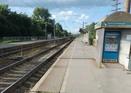 В Новосибирске мужчину сбил электровоз, когда он переходил через жд пути