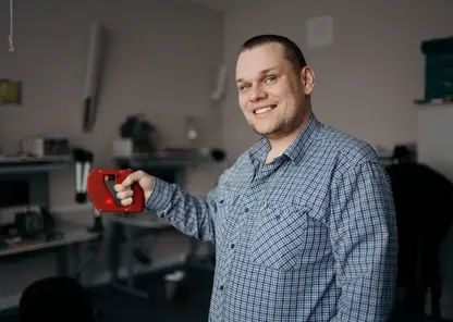 Сибирские ученые создали устройство для незрячих, которое видит препятствия на расстоянии и работает в любую погоду