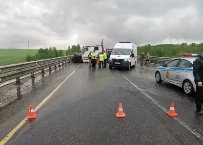 В Березовском районе под Красноярском при аварии погиб пассажир фуры