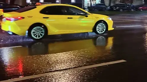 Красноярцев предупредили, как не попасть впросак с такси в праздники