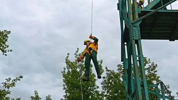 Краевой Лесопожарный центр получил устройства для десантирования к труднодоступным очагам возгорания