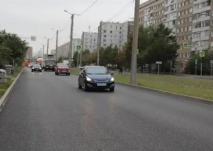 В Красноярске на дороге по улице Щорса закончили укладку асфальта