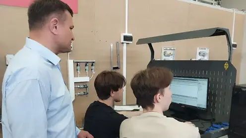 «Профессионалитет» в деле: депутат Госдумы оценил новый уровень подготовки металлургов в красноярском техникуме