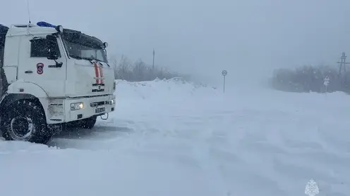 Мощный циклон парализовал Камчатку: отменены занятия в школах, задержаны авиарейсы, объявлена лавинная опасность