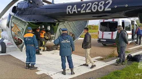 Вездеход с геологами утонул в озере в Иркутской области