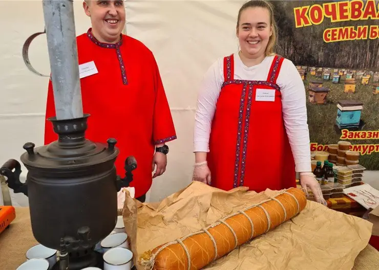 Глава Красноярска Сергей Ерёмин поделился фотографиями с ярмарки на Театральной площади