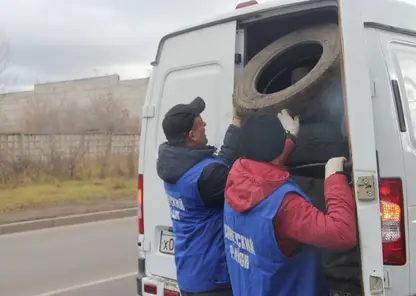 Красноярцам напомнили об ответственности за выброшенные покрышки