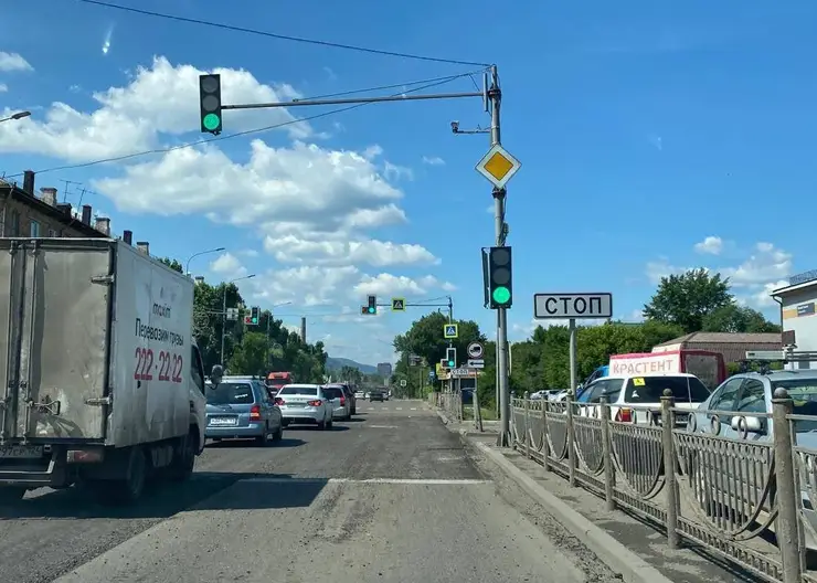 В Красноярске ремонтируют участок ул. Свердловской