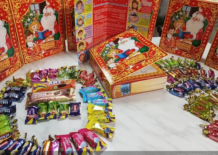 В Алтайском крае подготовили почти 127 тыс. детских новогодних подарков