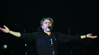 Организатор концерта группы «Ленинград» в Новосибирске оспаривает штраф за нецензурную лексику Организатор концерта группы «Ленинград» в Новосибирске оспаривает штраф за нецензурную лексику