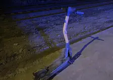 Первый случай гибели самокатчика в Сибири: мужчину сбили на проезжей части в Новосибирске