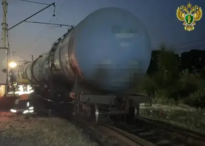 Четыре грузовых вагона сошли с рельсов в Красноярском крае