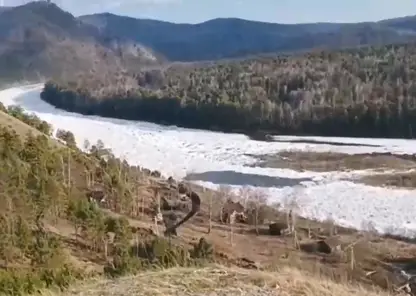 На реке Мане в Красноярском края начался ледоход