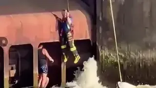 В крае мужчина и женщина на гидроциклах врезались в плотину