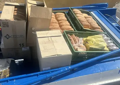 Спасатели дежурят в подтопленных селах Красноярского края: эвакуируют людей и доставляют продукты