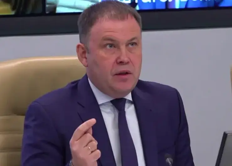 Губернатор Кузбасса публично уволил чиновника за бездействие во время коммунального ЧП