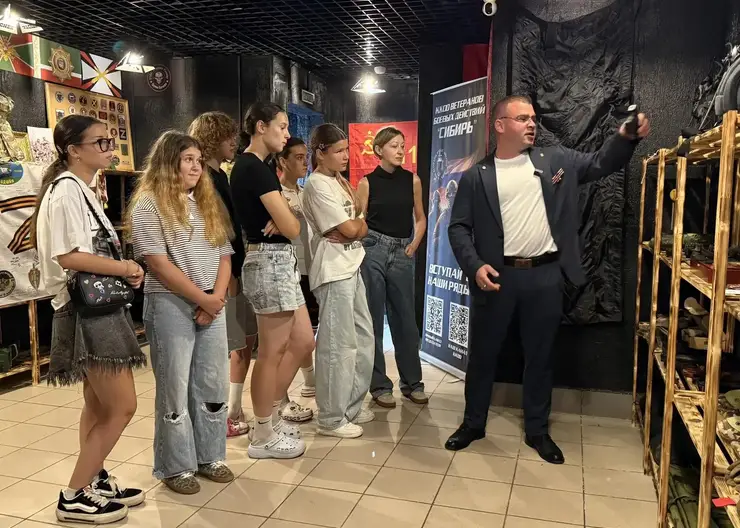 Штаб общественной поддержки «Единой России» организовал экскурсию в музей, посвященный участникам СВО
