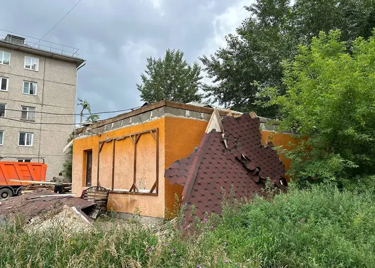 В Свердловском районе Красноярска убрали два павильона за незаконную продажу алкоголя