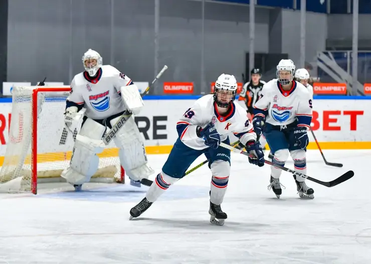 Красноярская «Бирюса» одолела лидера чемпионата России по хоккею