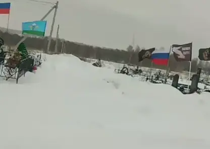 Похороны на вездеходе. В Ачинске кладбища утопают в снегу