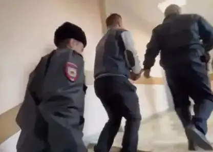 Красноярского слесаря арестовали по подозрению в убийстве матери и ее 3-летнего сына