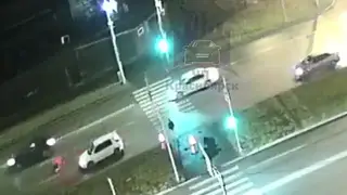 В Красноярске на пешеходном переходе сбили женщину В Красноярске на пешеходном переходе сбили женщину
