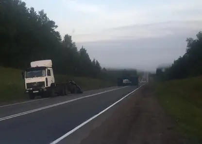 49-летний водитель погиб при столкновении двух грузовиков в Уярском районе