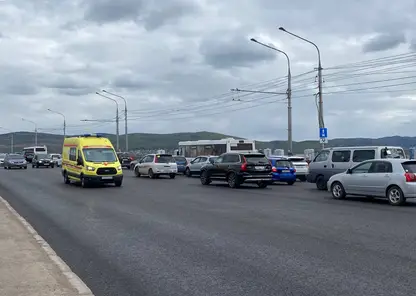 В Красноярске из-за дождя приостановили ремонт Коммунального моста