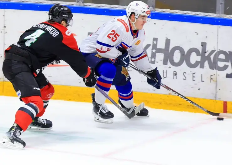 Красноярский «Сокол» снова крупно проиграл «Нефтянику» и опустился в турнирной таблице ВХЛ