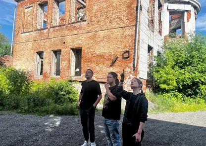 Заброшенное здание в Ачинске может стать сценой для уличного театра