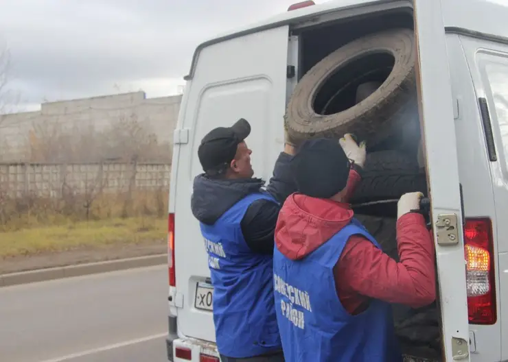 Красноярцам напомнили об ответственности за выброшенные покрышки