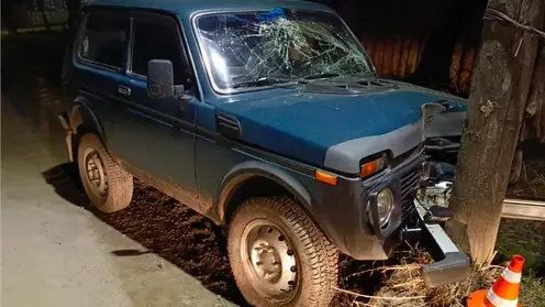 Бесправник с детьми в машине попал в ДТП на юге Красноярского края