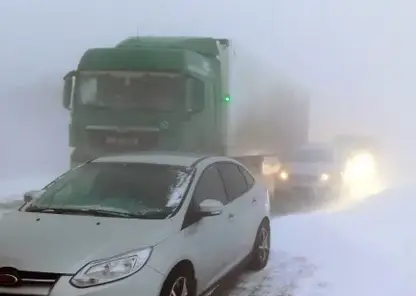 Трассу перекрыли на севере Красноярского края из-за сильной метели