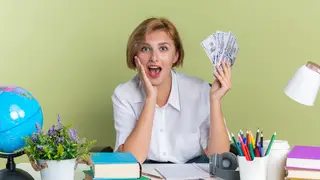 Зарплаты учителей в Новосибирской области оказались выше, чем в Красняорском крае