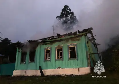 Холодильник спалил частный дом с верандой в Красноярском крае