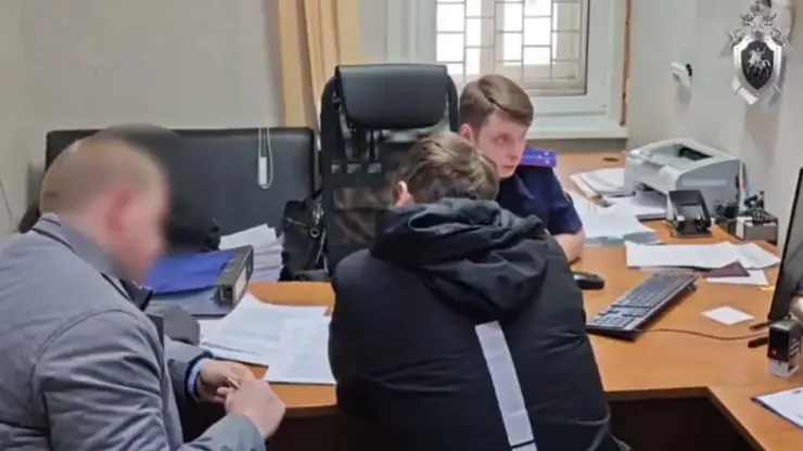 Экс-полицейский из Красноярска пойдет под суд за крупную взятку