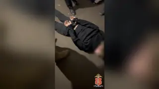 Школьник на службе мошенников: в Красноярске задержали подростка за работу с сим-боксом