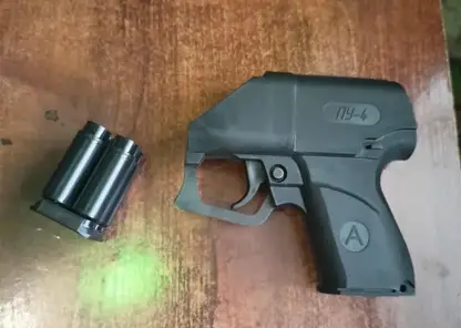 В Томске подросток напал на сверстника с ножом и пистолетом