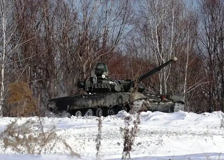 Экипажи танков Т-72 отработали экстремальное вождение на полигоне в Забайкалье