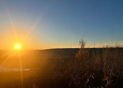 Солнце и луна встретились в небе над Таймыром