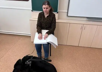 Не пускают в такси и кафе: незрячая жительница Новосибирска рассказала, с чем ей приходится сталкиваться