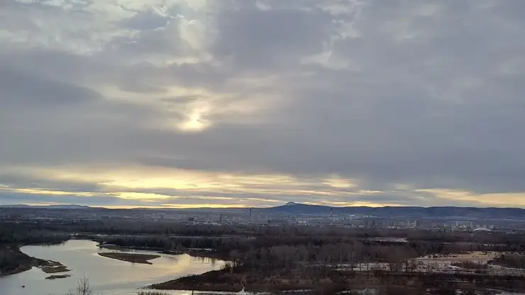 Красноярцев предупреждают о сильном ветре 16 ноября