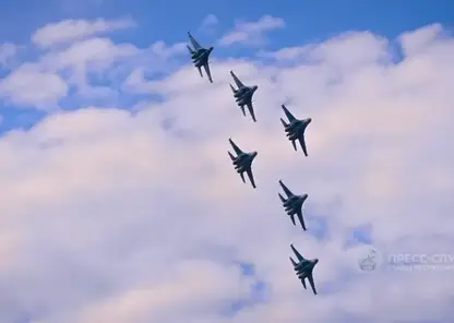 «Русские Витязи» выступили с авиашоу в Туве