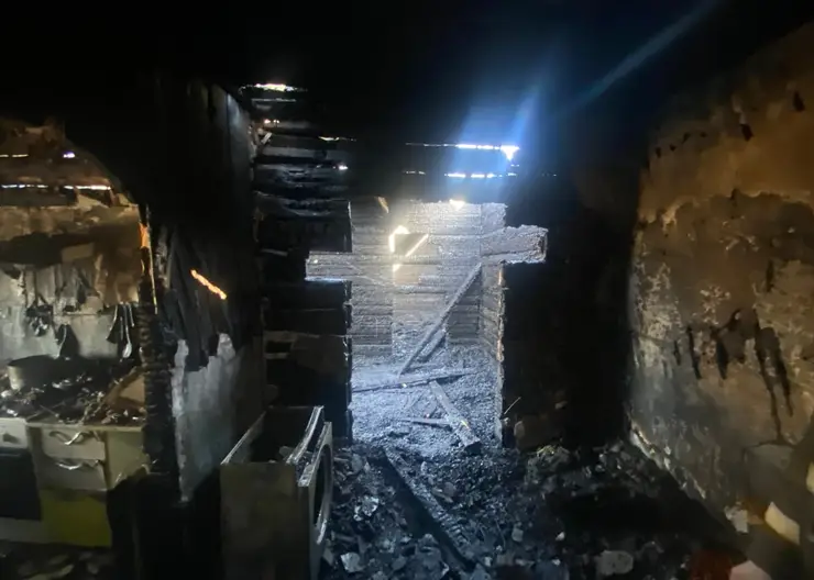 В Уярском районе мужчина пытался заживо сжечь тёщу и женщину с ребенком