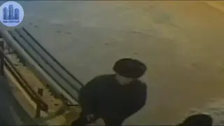 В Красноярске парень в меховой шапке угрожал девушкам ножом на Водопьянова