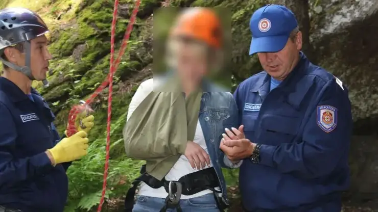 Женщину с травмами обеих рук эвакуировали со «Столбов» в Красноярске