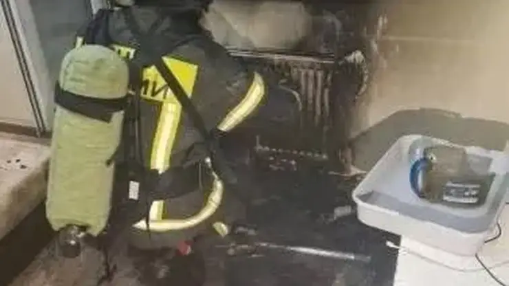 В Барнауле задымление в многоэтажке произошло из-за оставленного в розетке пылесоса