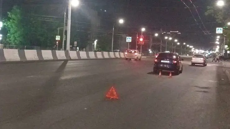 Бродил по дороге: красноярец переехал пешехода после словесной перепалки. Мужчина погиб (видео)